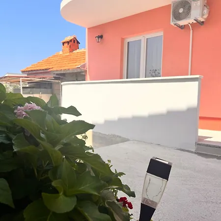 Conte Cikarini Apartment