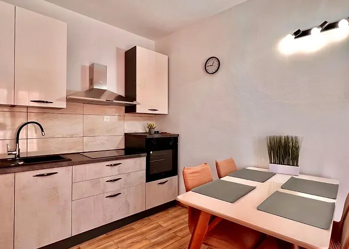 Conte čikarini * Primošten